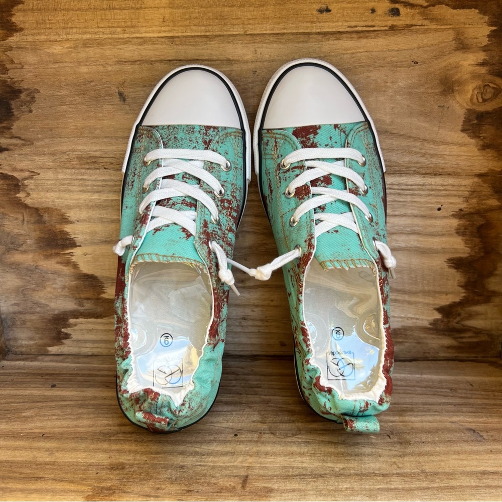 Sneakers - Picture 4 of 4